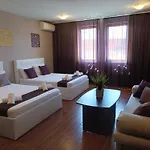 Fotiadis - Old Town Cosy Retreat! 아파트 벨리코 터르노보