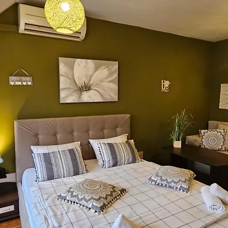Fotiadis - Old Town Cosy Retreat! * Велико-Тырново
