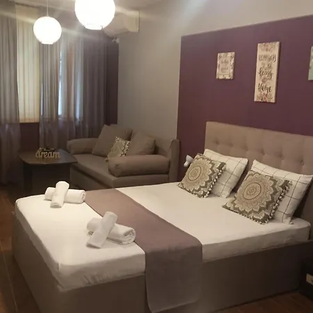 Fotiadis - Old Town Cosy Retreat!