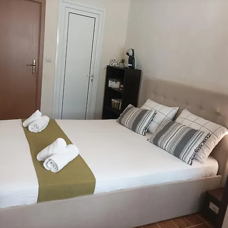 Fotiadis - Old Town Cosy Retreat!