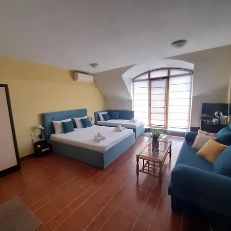 Fotiadis - Old Town Cosy Retreat! Апартаменты Велико-Тырново