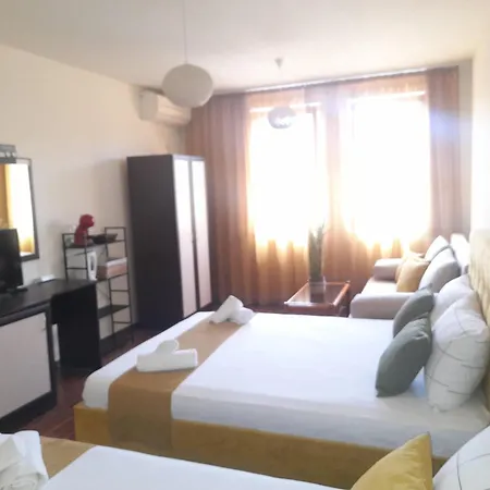 Fotiadis - Old Town Cosy Retreat!